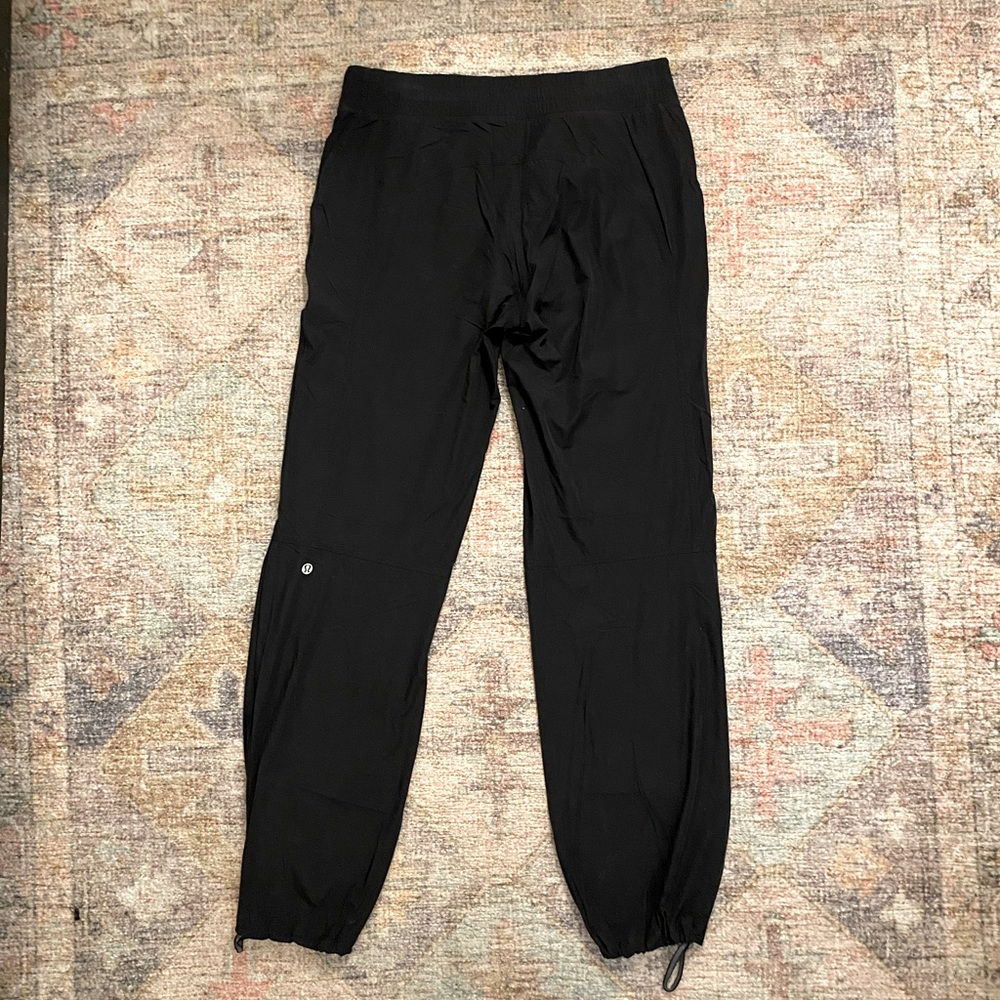 Lululemon Fully Lined Nylon Womens Pants with Adjustable Ankle Cinch - Picture 6 of 9